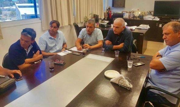 כחלון מתחייב: "המדינה תעזור לנפגעי השריפות"