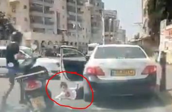 ילדה בת 7 נדרסה במעבר חציה וניצלה בנס. צפו