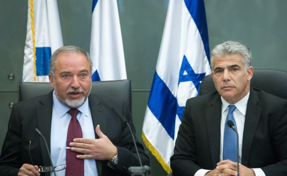 כמה זה 55+5? עוד טעות מביכה של יאיר לפיד