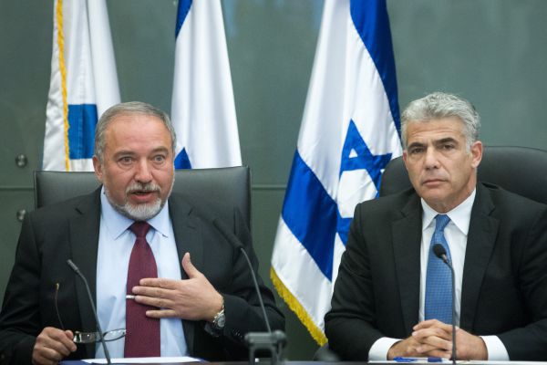 כמה זה 55+5? עוד טעות מביכה של יאיר לפיד