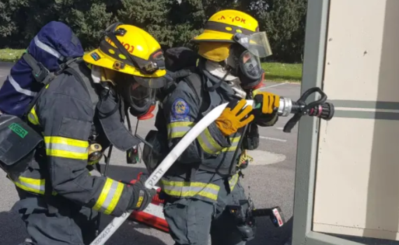 בגלל דגל ישראל: צוות כיבוי הותקף במאה שערים