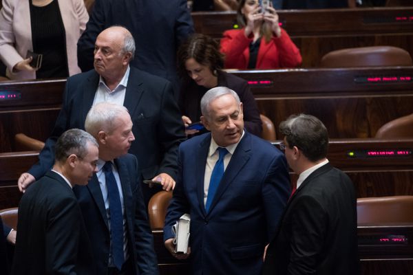 גיוס כללי: הקואליציה מתייצבת להרחבת הממשלה