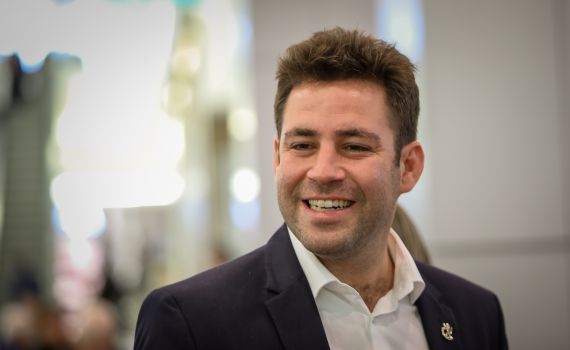 האיש שהביס את אלקין מצטרף אליו לרשימה