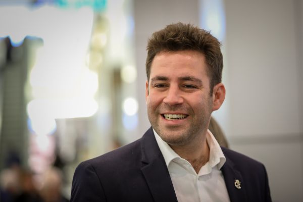 האיש שהביס את אלקין מצטרף אליו לרשימה