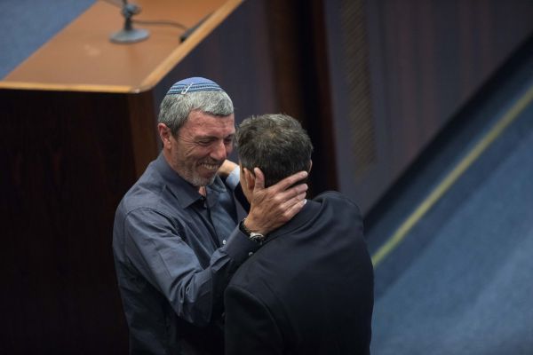 הרב רפי להנדל: "לא לעשות סיבוב על הרב דרוקמן"