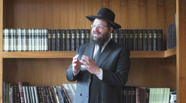 רב העיר ברלין: "נמשיך לחבוש כיפה בגאווה"