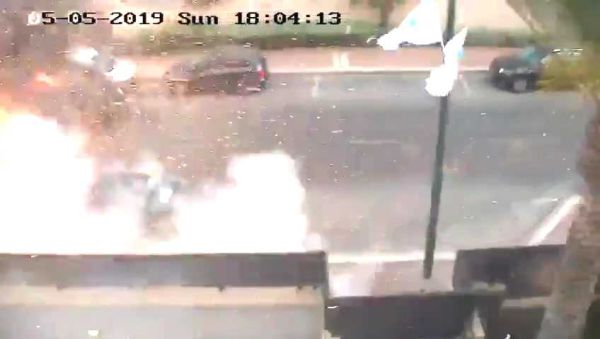 צפו: פגיעה ישירה של רקטה ברכב באשדוד