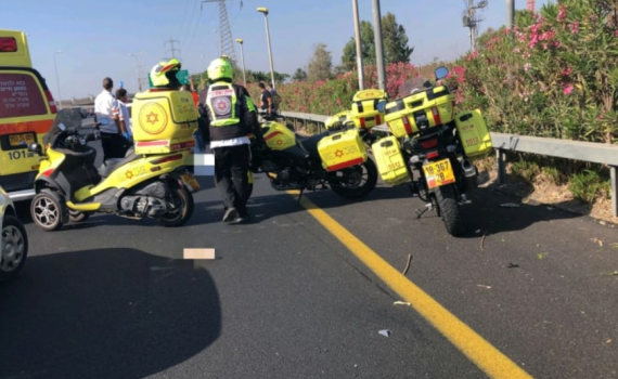 תאונה קשה בכביש 20: רוכב אופנוע נהרג מפגיעת רכב