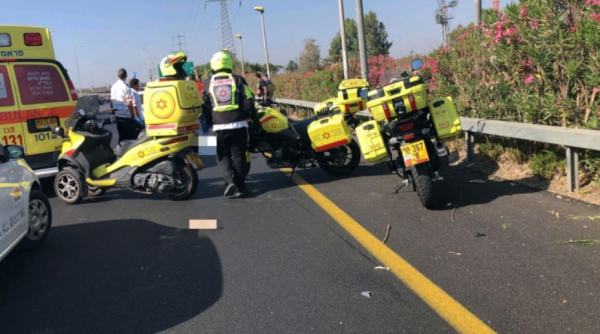 תאונה קשה בכביש 20: רוכב אופנוע נהרג מפגיעת רכב