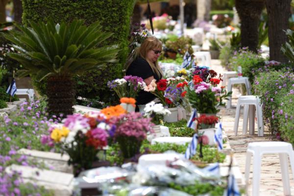 להניף את הדגל: אסור שיום הזיכרון יהיה רק יום של אבל
