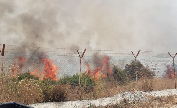 מטורף: שריפות משתוללות ב- 14 מוקדים במקביל