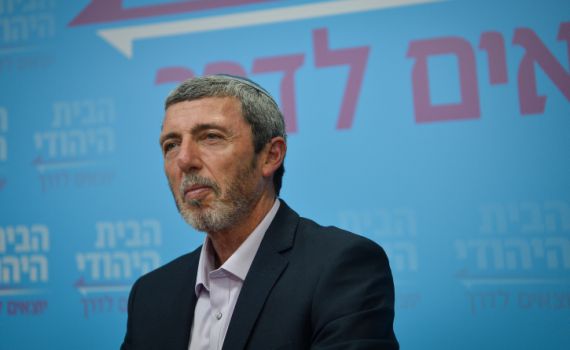 "להתנות את העברת הכספים בהשבת הבנים"