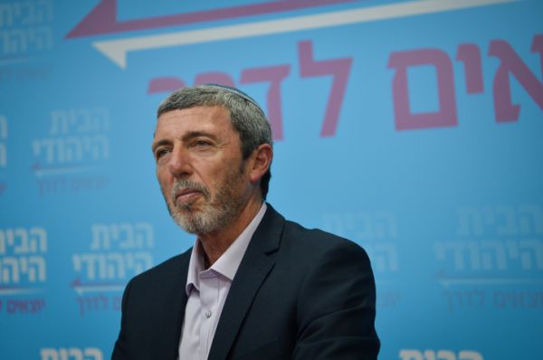 "להתנות את העברת הכספים בהשבת הבנים"