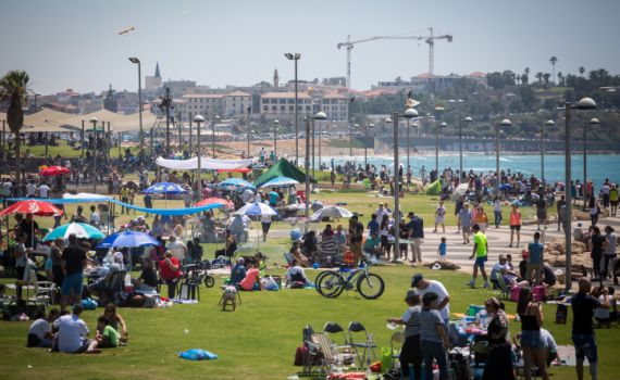 מנגל בפארק או חידון תנ"ך בבית? מזג האוויר לעצמאות