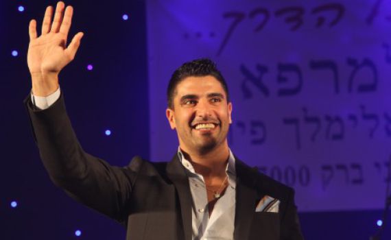 'הייתי בשוק':מרגש •המחווה של משה פרץ לזהבה בן