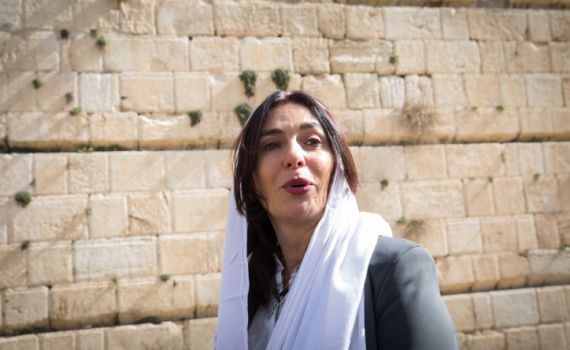 מירי רגב מגיבה לסערת כיסוי הראש: "כתר המורשת"