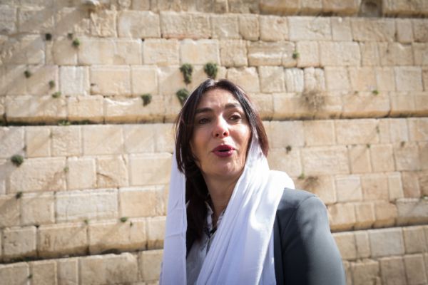 מירי רגב מגיבה לסערת כיסוי הראש: "כתר המורשת"