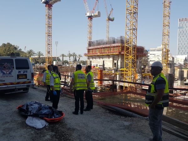 מכת מדינה: תוך שעה- שני פועלים נהרגו באתרי בניה