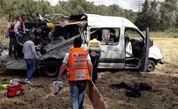 ארבעה הרוגים בהתנגשות מיניבוס ליד מודיעין