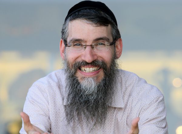 40 שנה ב-4 דקות: מחווה מרגשת לאברהם פריד. צפו