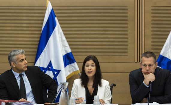 לפיד: "ער זה מחוץ לבית" ארדן:" ער, אבל במירון"