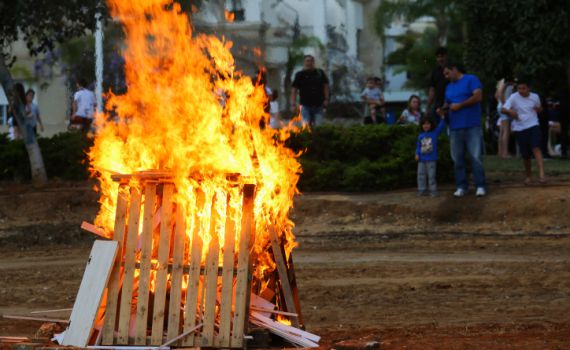 ניצב כבאות והצלה: אוסר הדלקת מדורות בל"ג בעומר
