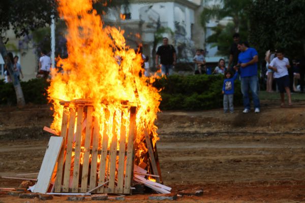 ניצב כבאות והצלה: אוסר הדלקת מדורות בל"ג בעומר