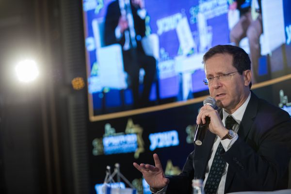 איש העסקים זוכה בפרשת התרומה לקמפיין של הרצוג