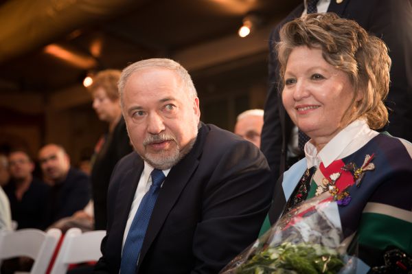 תחרות המצמוצים של ליברמן/ מה יש לו להפסיד?