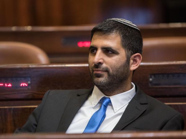 אחרי 85 ימים: השר הסרוג ומשפחתו חוזרים הביתה