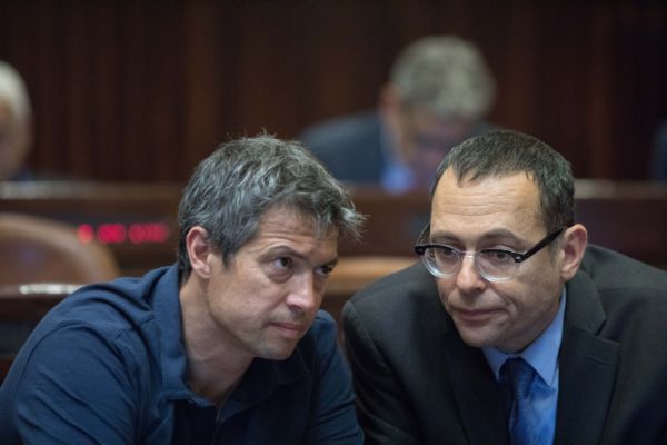 "מתנגד ללאומנות ערבית" הנדל נעדר מהפגנת השמאל