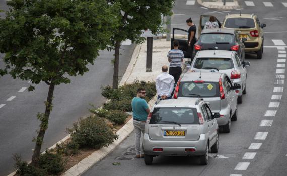 הרב וולנסקי: בזמן הצפירה, אל תגיד משניות או תהילים