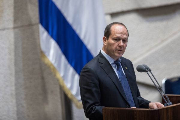 ניר ברקת לג'רמי קורבין: "אתה מביך את מפלגתך"