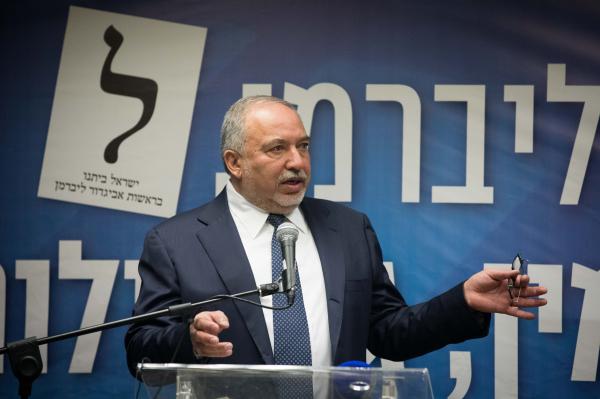 ליברמן מגיב: "נתניהו לחוץ ומפזר דברי שקר"