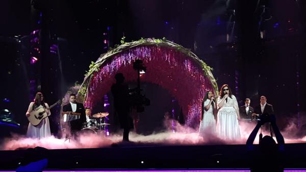 צפו: הצצה להופעה של להקת שלוה באירוויזיון