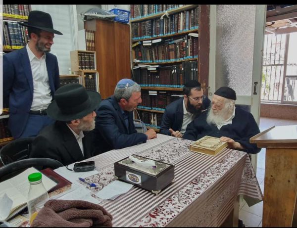 הרב רפי פרץ, אין לנו גדולים משלנו? / דעה