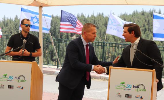 מושל פלורידה: "מה שמניע את ה-BDS זה אנטישמיות"