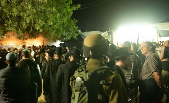 אלפים בהילולת יהושע בן נון בשומרון