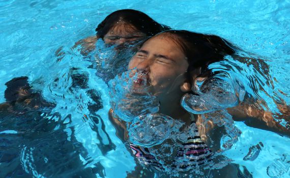 תינוק טבע בבריכה בצימר בצפת; מצבו אנוש