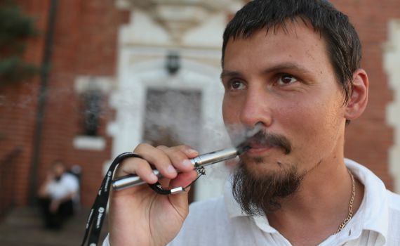 סיגריה אלקטרונית מזיקה פחות? האמנם?