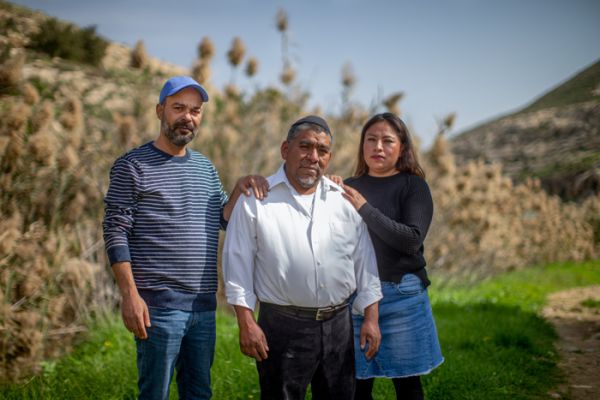 "במותו ציווה לנו שמחה": עמיר בניון בשיר זיכרון מרגש
