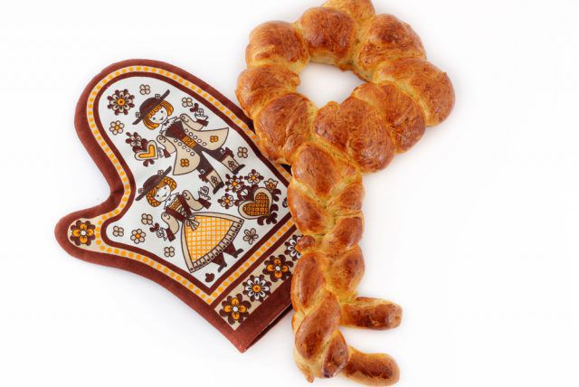 סגולה לשבת: כך תכינו בקלות חלה בצורת מפתח