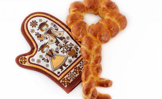 סגולה לשבת: כך תכינו בקלות חלה בצורת מפתח