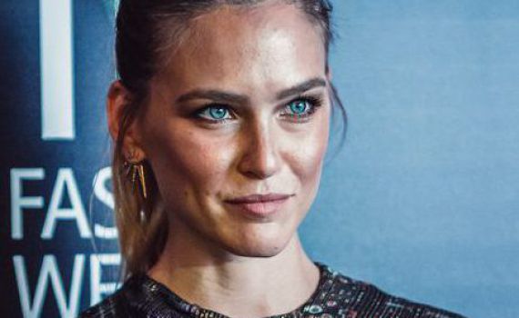 "צבועה": בר רפאלי יצאה נגד הגזענות וחטפה מהרשת