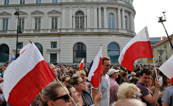 לאחר המחאה: פולין ביטלה ביקור משלחת מישראל