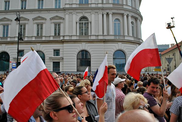 לאחר המחאה: פולין ביטלה ביקור משלחת מישראל