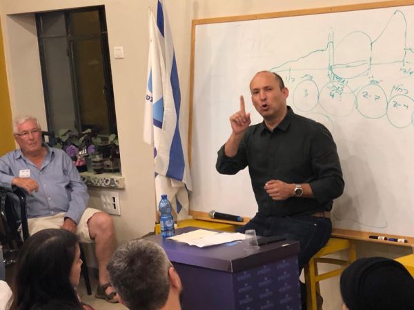 בנט: שתי מפלגות מימין לליכוד; חרד"לית וליברלית