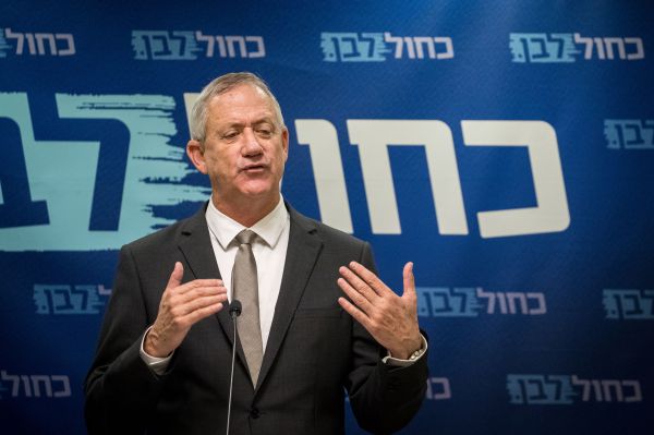 כחול לבן למנדלבליט: הורה לנתניהו למנות שר משפטים