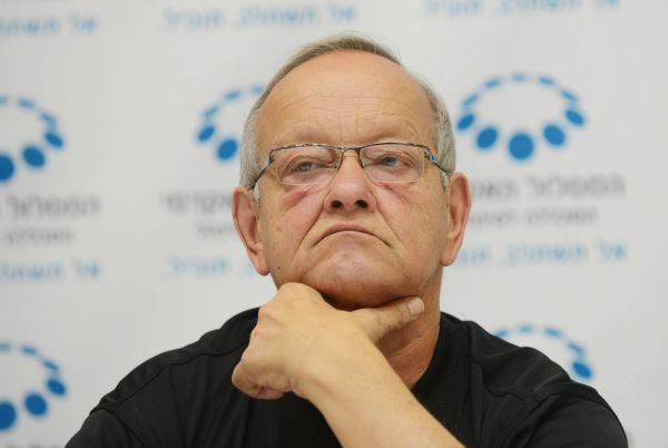 "הקמצן והפרזיט": דן שילון השתלח במשפחת נתניהו