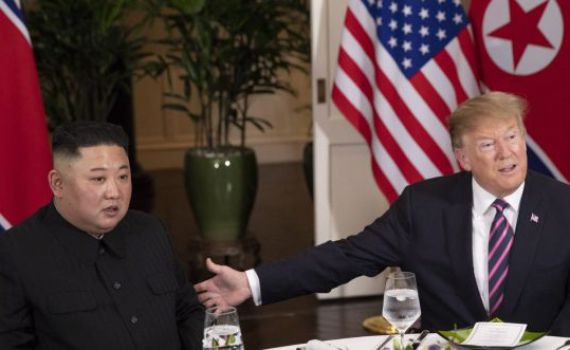 "רק לומר שלום"; טראמפ הזמין את קים ללחיצת יד